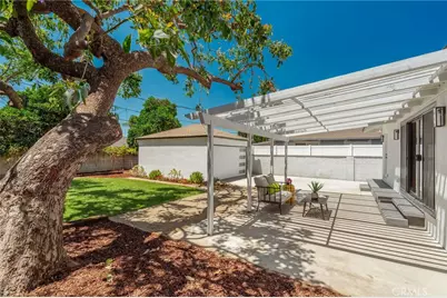 17200 Lanark Street, Lake Balboa, CA 91406 - Photo 21