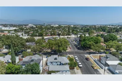 8101 Lemona, Los Angeles, CA 91402 - Photo 33