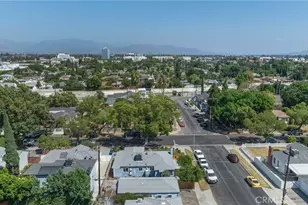 8101 Lemona, Los Angeles, CA 91402 - Photo 33