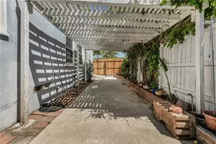 8101 Lemona, Los Angeles, CA 91402 - Photo 25