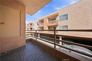 6815 Remmet Ave, Los Angeles, CA 91303 - Photo 17