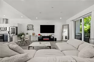 8404 Woodley Pl, North Hills, CA 91343 - Photo 11