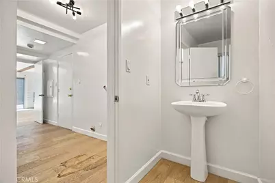 20164 Santa Rita, Woodland Hills, CA 91364 - Photo 23