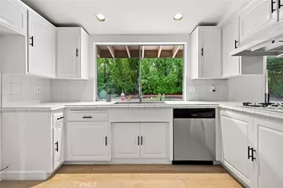 20164 Santa Rita, Woodland Hills, CA 91364 - Photo 11