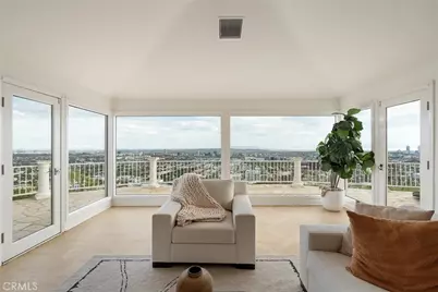 8527 Hedges Way, Los Angeles, CA 90069 - Photo 9
