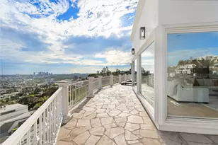 8527 Hedges Way, Los Angeles, CA 90069 - Photo 3