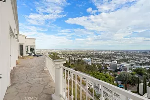 8527 Hedges Way, Los Angeles, CA 90069 - Photo 19