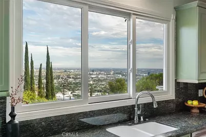8527 Hedges Way, Los Angeles, CA 90069 - Photo 33