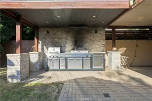 430 N Parish Pl, Burbank, CA 91506 - Photo 27