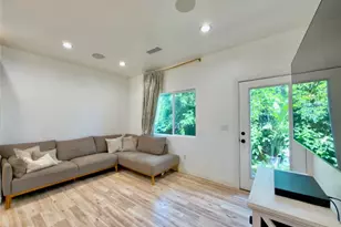11454 Sunburst St, Sylmar, CA 91342 - Photo 7
