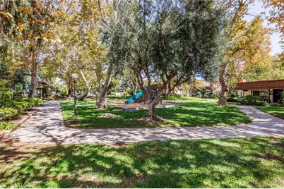 10415 Larwin, Chatsworth, CA 91311 - Photo 33