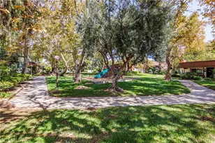 10415 Larwin, Chatsworth, CA 91311 - Photo 33