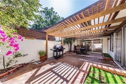10415 Larwin, Chatsworth, CA 91311 - Photo 19