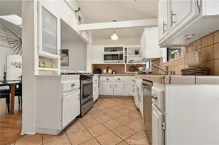 5546 Strohm, North Hollywood, CA 91601 - Photo 21