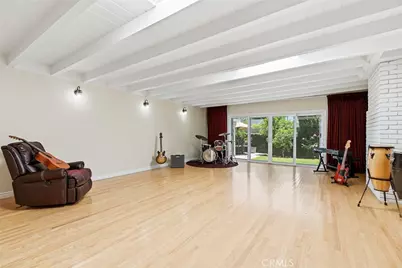 13616 Delano, Los Angeles, CA 91401 - Photo 17