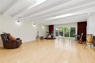 13616 Delano, Los Angeles, CA 91401 - Photo 17
