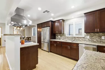 13616 Delano, Los Angeles, CA 91401 - Photo 9