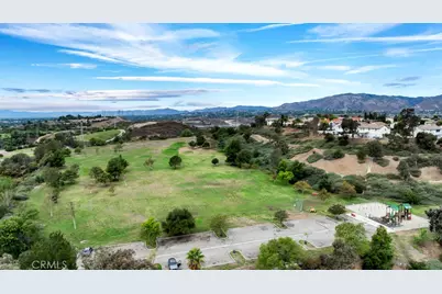 11954 Edgecliff Avenue, Sylmar, CA 91342 - Photo 43