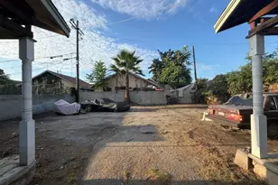 1094 W 39th, Los Angeles, CA 90037 - Photo 5