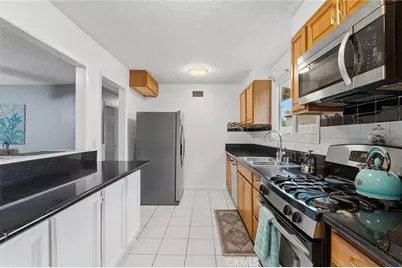 8233 Fallbrook, West Hills, CA 91304 - Photo 13