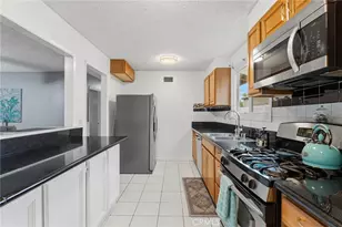 8233 Fallbrook, West Hills, CA 91304 - Photo 13