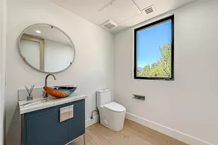 5130 Medina, Woodland Hills, CA 91364 - Photo 17