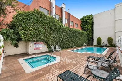 17914 Magnolia Boulevard #135, Encino, CA 91316 - Photo 25