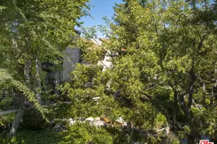 21901 Burbank, Woodland Hills, CA 91367 - Photo 41