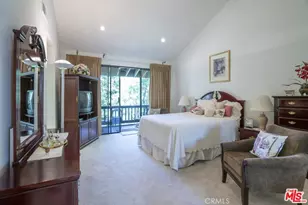 21901 Burbank, Woodland Hills, CA 91367 - Photo 29