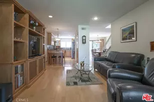 21901 Burbank, Woodland Hills, CA 91367 - Photo 23