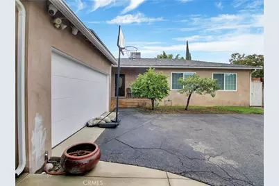 13448 Hart Street, Los Angeles, CA 91405 - Photo 3