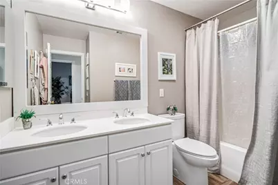 28306 Agajanian, Saugus, CA 91390 - Photo 37