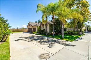 28306 Agajanian, Saugus, CA 91390 - Photo 3