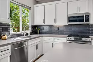 28306 Agajanian, Saugus, CA 91390 - Photo 17