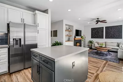 28306 Agajanian, Saugus, CA 91390 - Photo 19