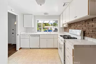 18926 Claycrest, Canyon Country, CA 91351 - Photo 7