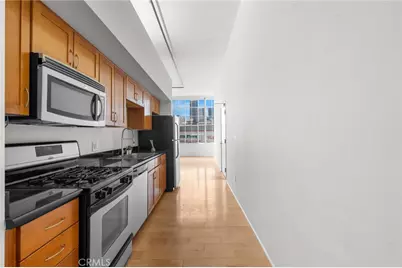 420 S San Pedro #211, Los Angeles, CA 90013 - Photo 11