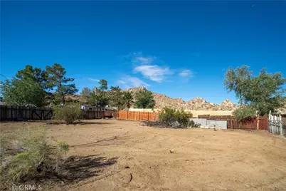 17837 Joshua Grove Avenue, Lake Los Angeles, CA 93591 - Photo 35