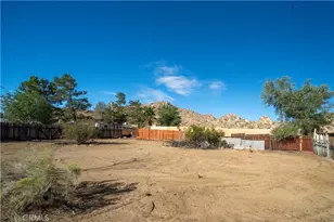 17837 Joshua Grove Ave, Lake Los Angeles, CA 93591 - Photo 35
