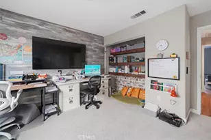 27933 Mariposa St, Valencia, CA 91355 - Photo 21