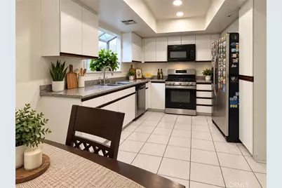 9141 Vincente Way, Los Angeles, CA 91343 - Photo 11