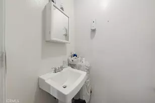 14212 Vanowen St, Van Nuys, CA 91405 - Photo 19