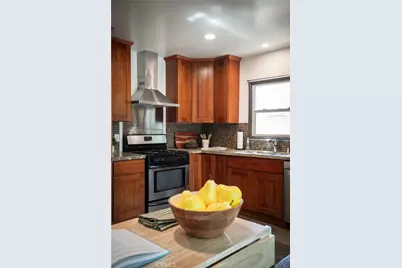 7357 Anatola Avenue, Lake Balboa, CA 91406 - Photo 21