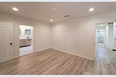 8132 Hatillo, Los Angeles, CA 91306 - Photo 19