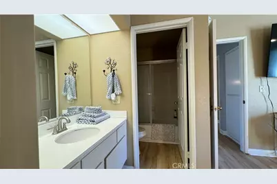 688 Indian Oak Lane #102, Oak Park, CA 91377 - Photo 11