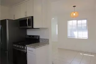 10116 Owensmouth, Chatsworth, CA 91311 - Photo 3