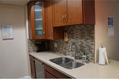 11225 Peach Grove Street #202, North Hollywood, CA 91601 - Photo 3
