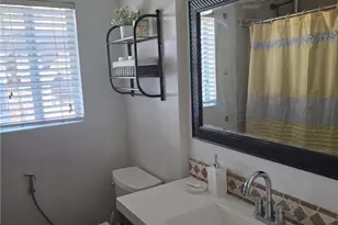 7453 Blewett Ave, Lake Balboa, CA 91406 - Photo 13