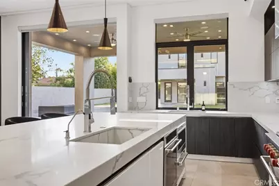 5239 Avenida Hacienda, Tarzana, CA 91356 - Photo 3