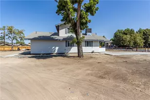 1700 Lotus Ln, Bakersfield, CA 93307 - Photo 33